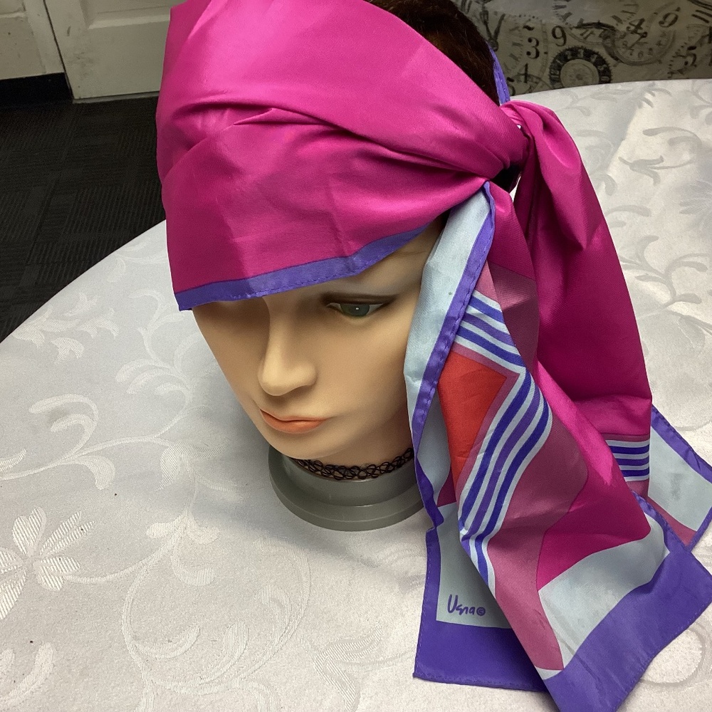VERA NEUMAN. VINTAGE SCARF.  COLORFUL MIDCENTURY DESIGN